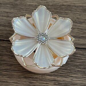 NEW Bath & Body Works flower car air freshener holder without refill clip